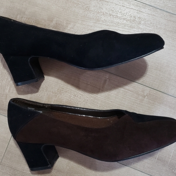 Tender Tootsies swede shoes - Picture 3 of 5